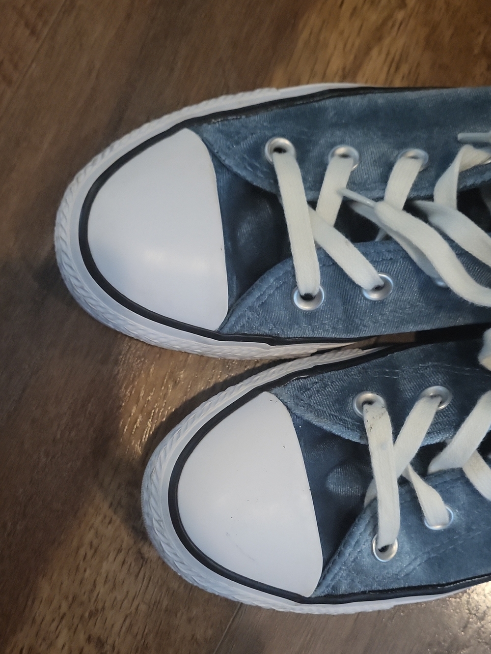 Converse High Top Sneakers in Blue Teal Crushed Velvet. Size 8. EUC. Fall Staple - Picture 5 of 6